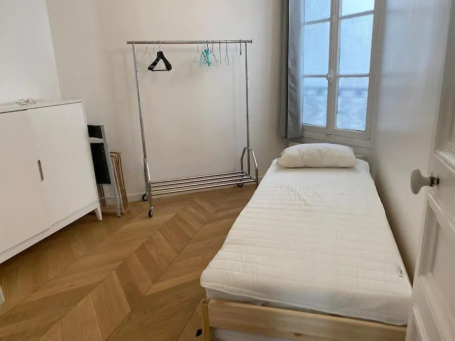 Apartment West Livingtrendy Area Spacious 2br Opera Montmartre *